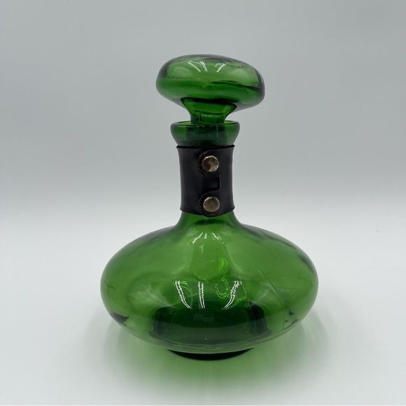 Vintage Green Glass Decanter Leather Lion Head Wrap MCM *READ* - Picture 4 of 11